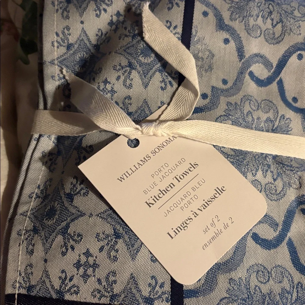 BNWT!!!Williams Sonoma Porto Blue jacquard tea towel